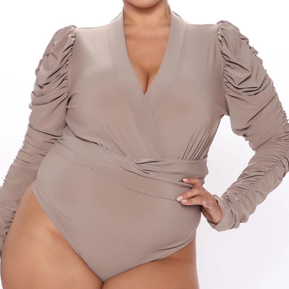 Fashion Nova Taupe Ruched Sleeve Bodysuit